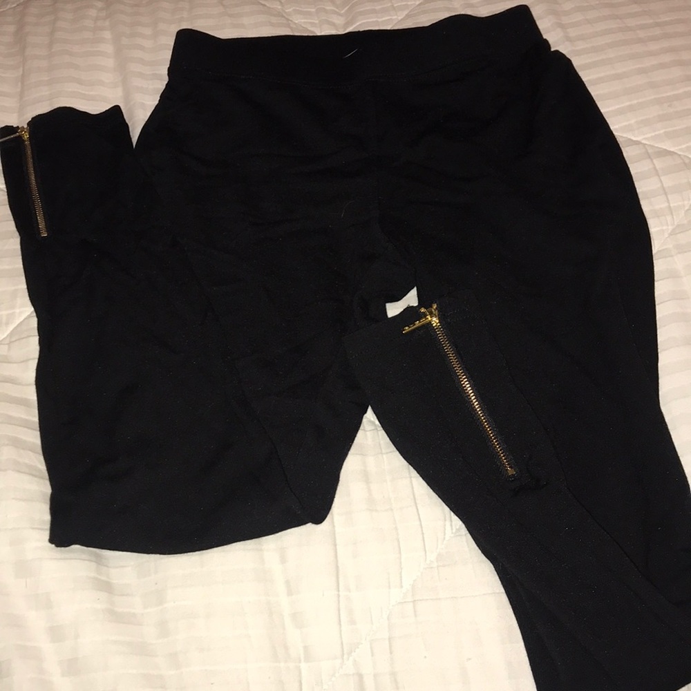 Iman Black Leggings with Gold Zipper at Bottom